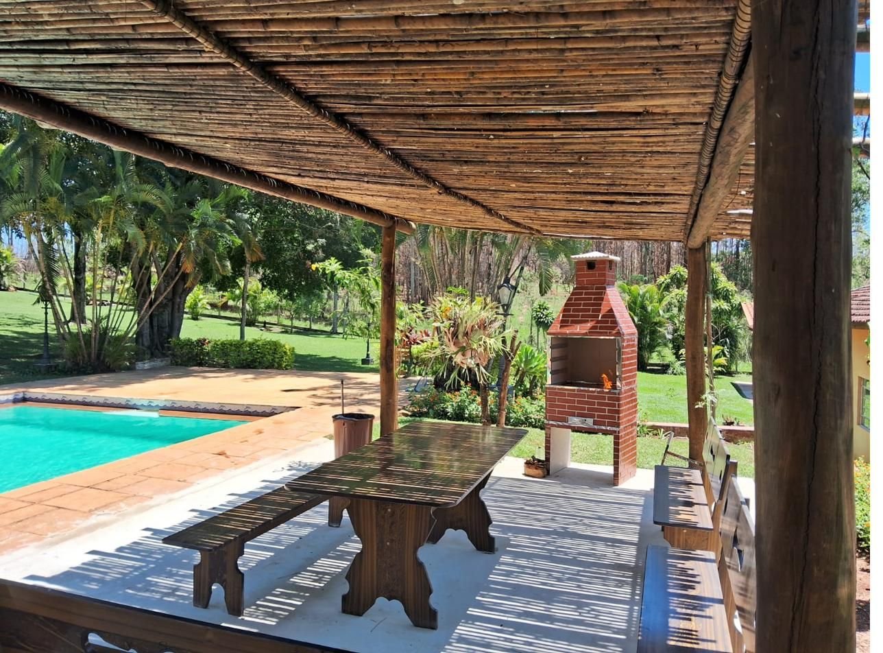 Churrasqueira e deck